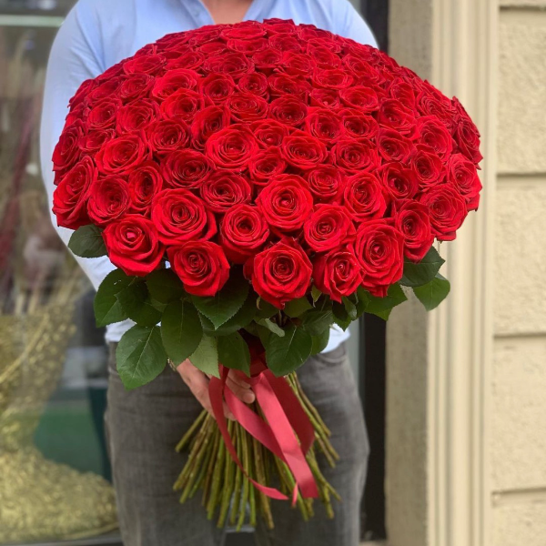 доставка цветов в Анталию Букет из 65 красных роз