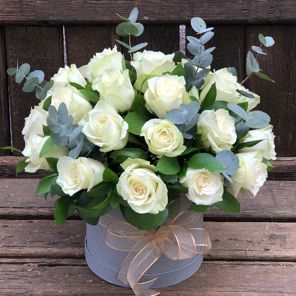  заказ цветов в Анталия 25 белых роз в коробке